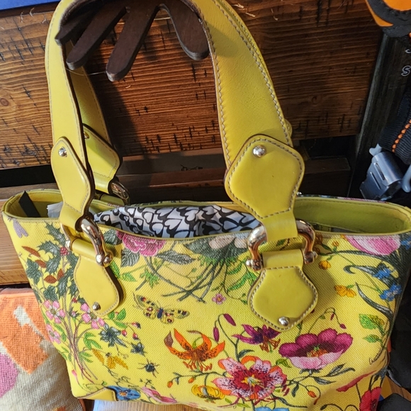 GUCCI Floral Yellow Tote Bag - Picture 17 of 17
